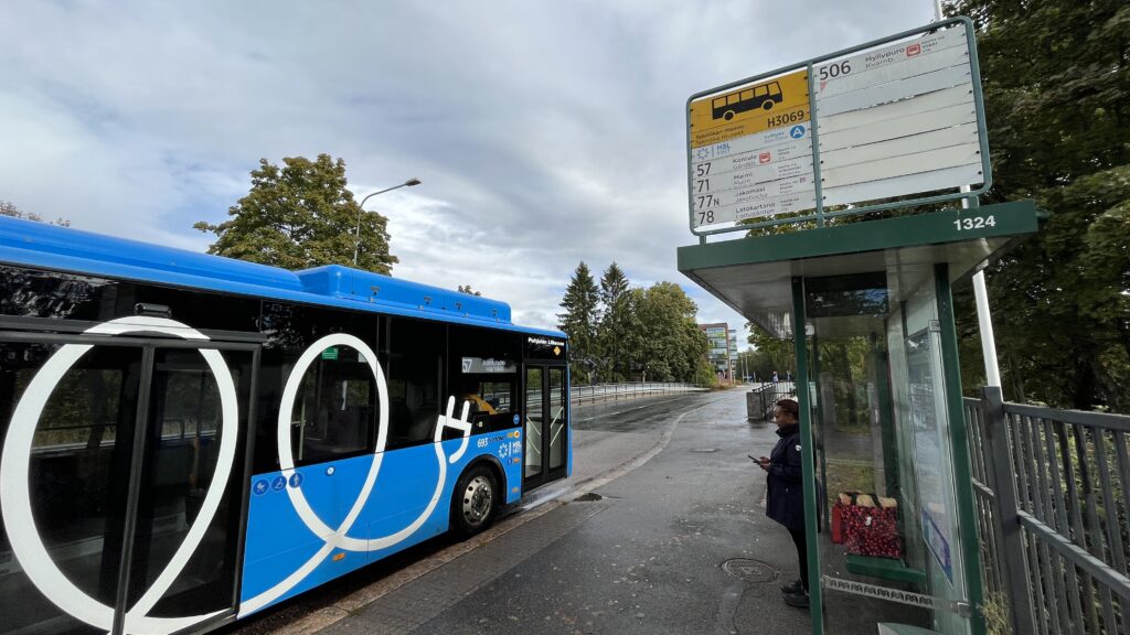 Till Tekniska museet tar du dig enkelt med kollektivtrafiken direkt från järnvägstorget