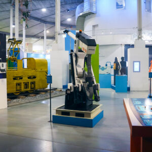 Tekniikan maa -näyttelyn yleiskuvaa