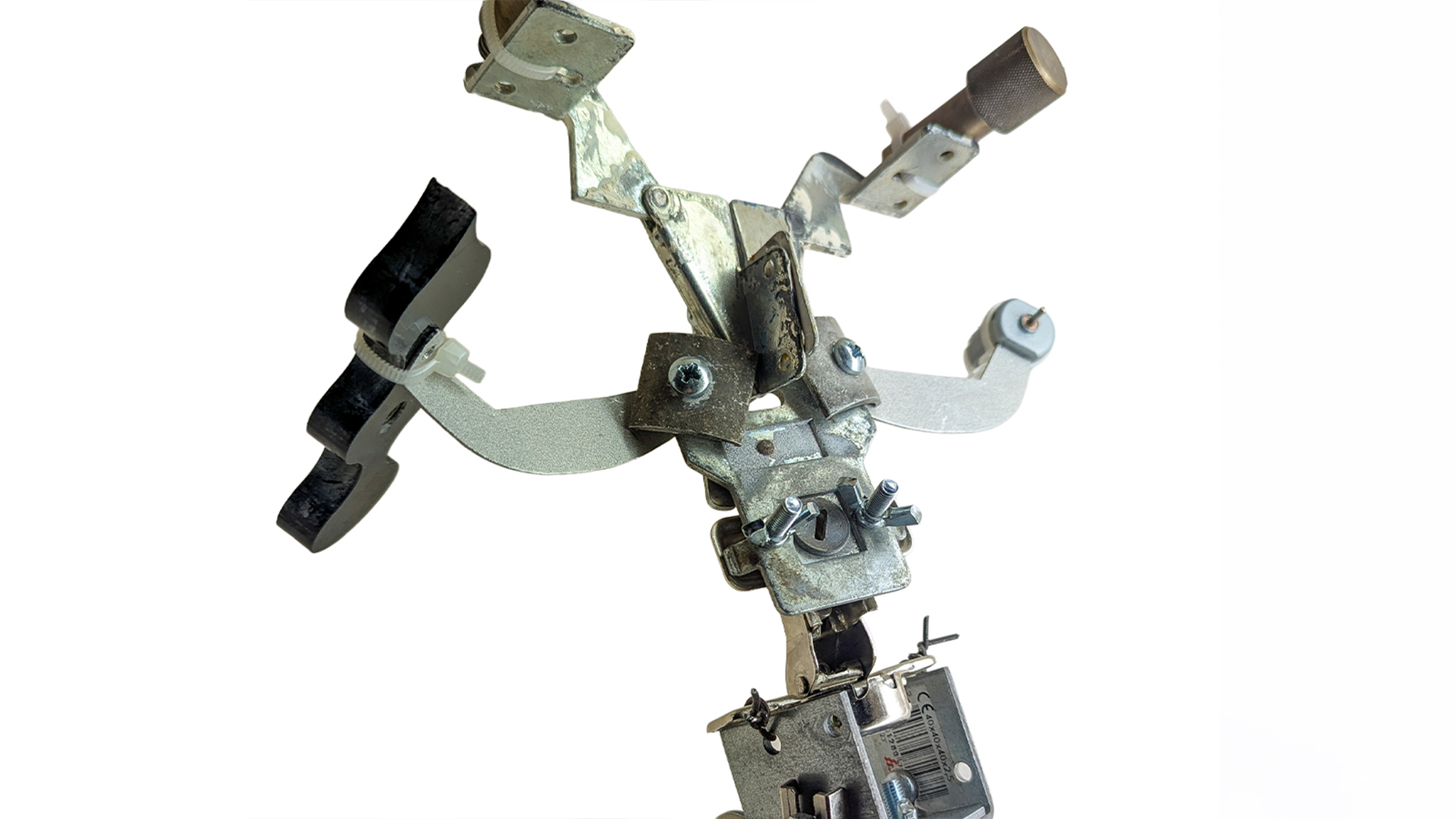 Isänpäivän romurobotyöpajan robotit nyt nähtävillä verkossa