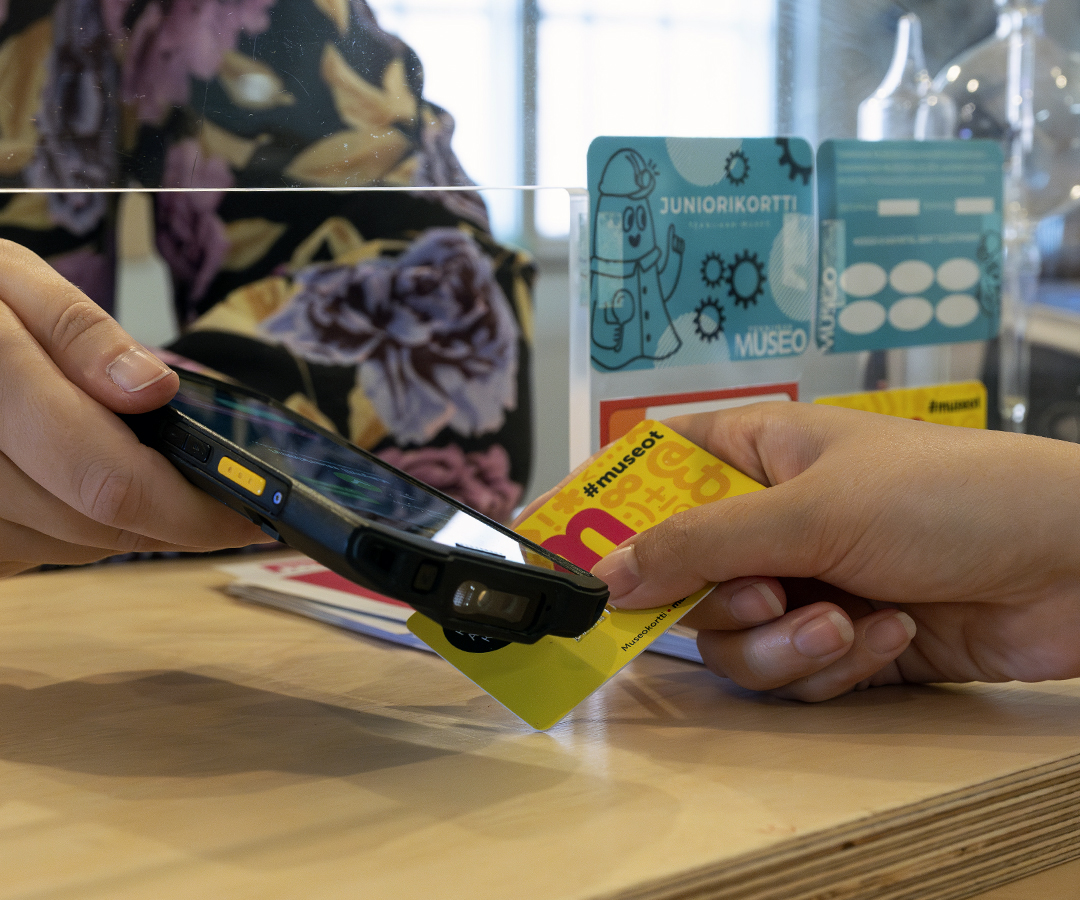 Museokortti ja museokortin lukija Tekniikan museossa